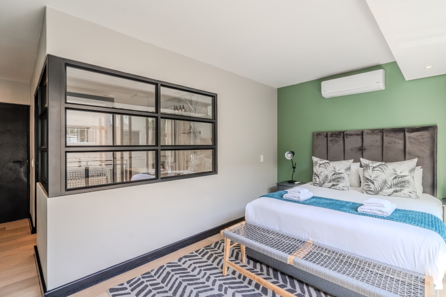 2 Bedroom Property for Sale in Sea Point Western Cape